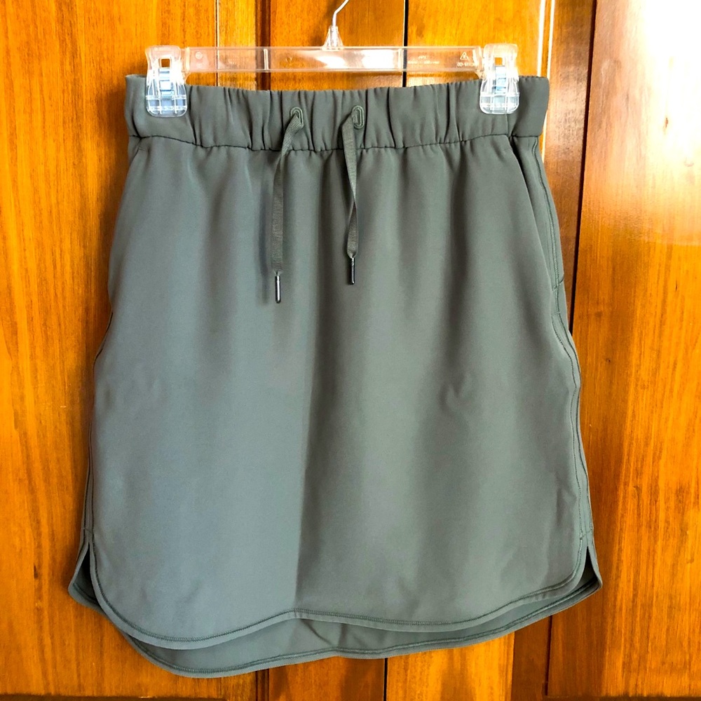 Lululemon On The Fly Skirt - Woven